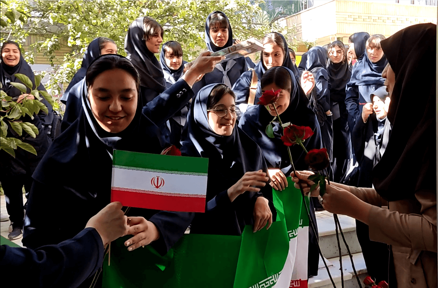 دبیرستان دوره اول داناسخن: تحولی در آموزش دخترانِ نسل جدید (راهنمای جامع اولیا + گالری تصاویر)