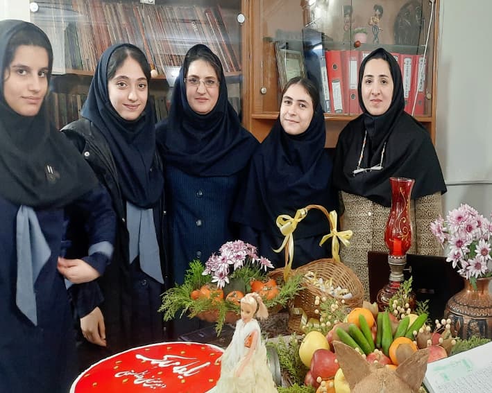 دبیرستان دخترانه متوسطه اول و آموزشگاه زبانهای خارجی داناسخن